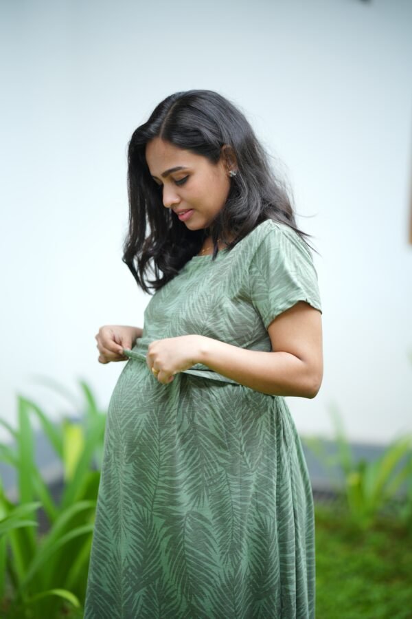 GREEN LONG LEAF PRINT ZIPLESS FEEDING WEAR