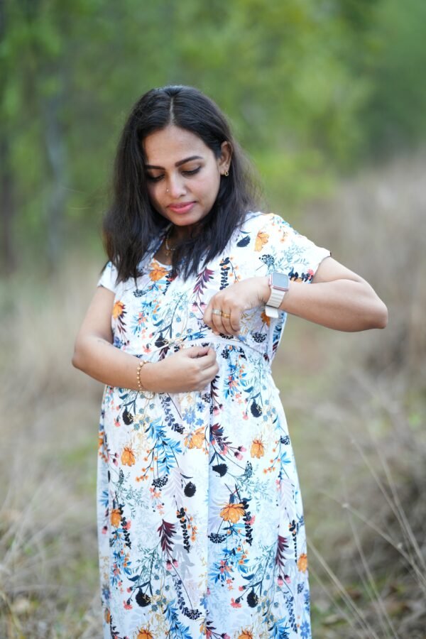 WHITE FLORAL PRINT ZIP FEEDIMG WEAR